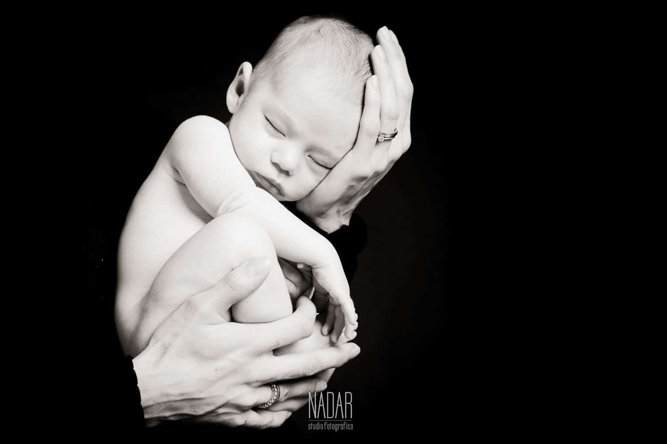 neonato durante servizio fotografico
